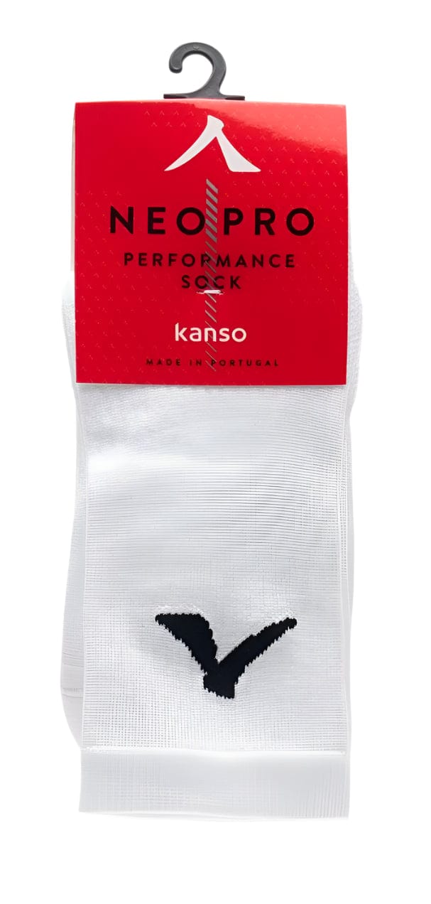 A single pair of white Kanso Neo Pro Performance crew tennis socks features excellent cushioning and a black logo near the toes. They're packaged on a red cardboard hanger with "NEO PRO PERFORMANCE SOCK," "kanso," and "Made in Portugal" written below.